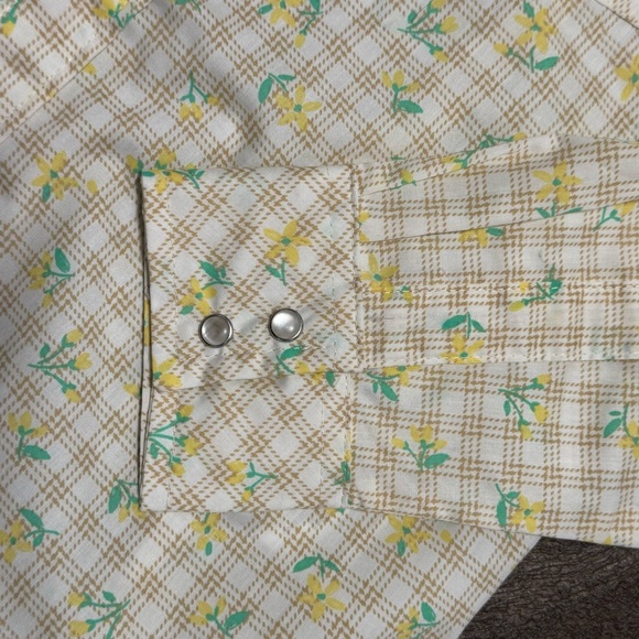 Wrangler Women’s Long Sleeve Button Snap Blouse Yellow Plaid Floral NWT Size S - Picture 5 of 11